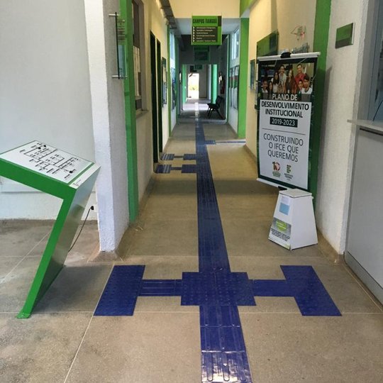 #11075 IF Tianguá instala sinalização com piso tátil