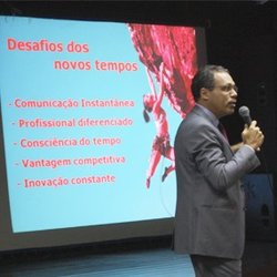 #13649 Mercado de trabalho é tema de palestra