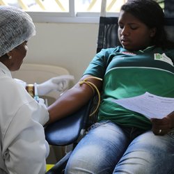 #13764 Estudantes e servidores do campus de Crato doam sangue
