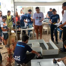 #13767 Torneio de robótica movimenta stand do IFCE na Expocrato