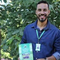 #13953 Professor publica livro sobre mecanização agrícola
