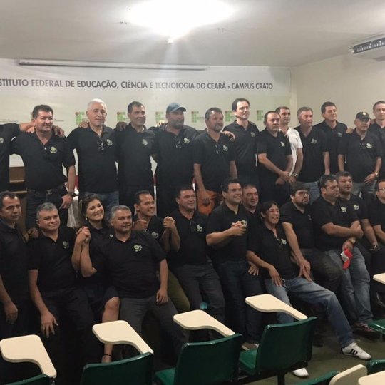 #13964 Ex-alunos promovem encontro no campus