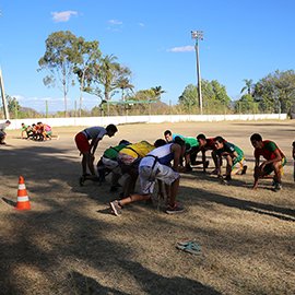 #13978 Estudantes participam de prática de flag football