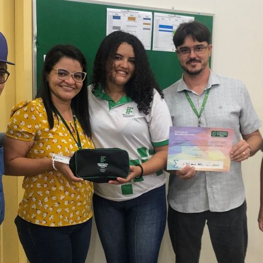#14035 Estudante recebe menção honrosa da OBMEP