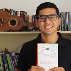 #14319 Primeiro TCC do curso de Sistemas de Informação vira livro