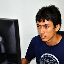 #14334 Aluno cria telha que gera energia elétrica com o vento