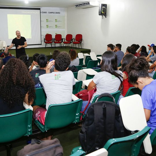 #14416 Palestra debate impacto das estradas na biodiversidade