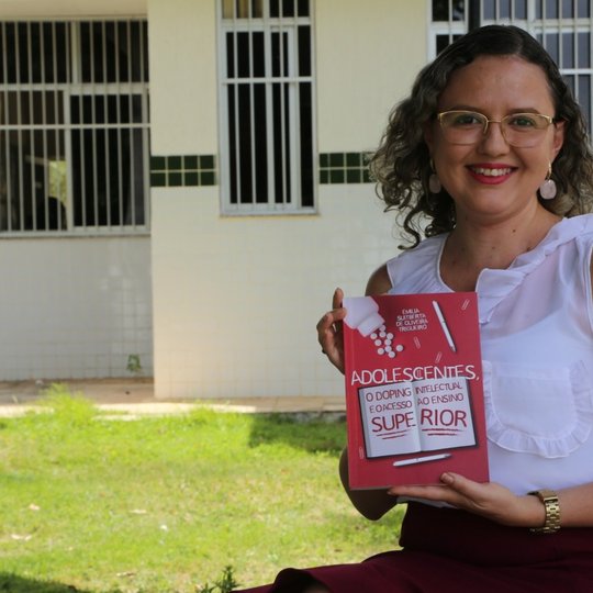 #14490 Psicóloga lança livro sobre doping intelectual