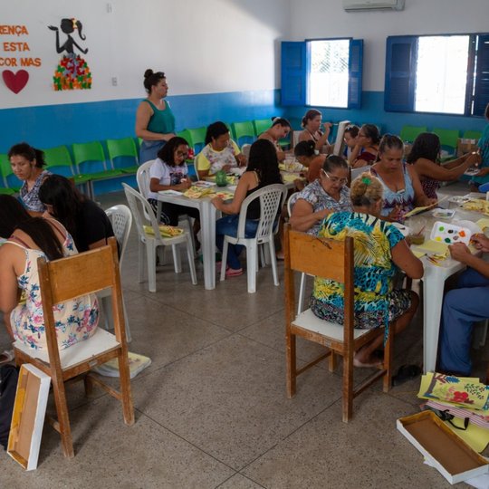 #14696 Oficinas levam arte e pintura à população