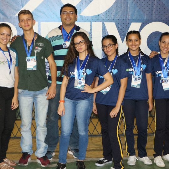 #14718 Estudantes vencem torneio regional de robótica