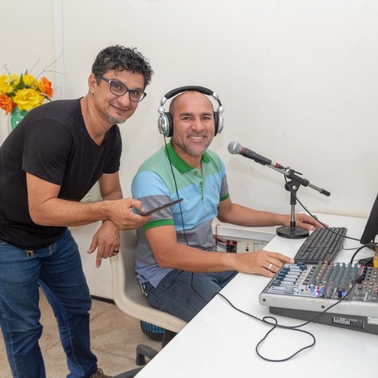 #14719 No ar: rádio interna do campus inicia funcionamento