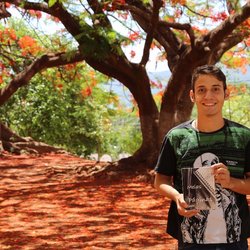 #14796 Estudante lança livro de poemas