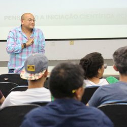 #16684 Curso de Letras promove série de seminários