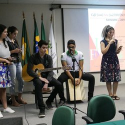 #17908 IFCE promove café com arte na docência