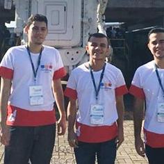 #18153 Alunos comemoram resultado em Maratona de Programação