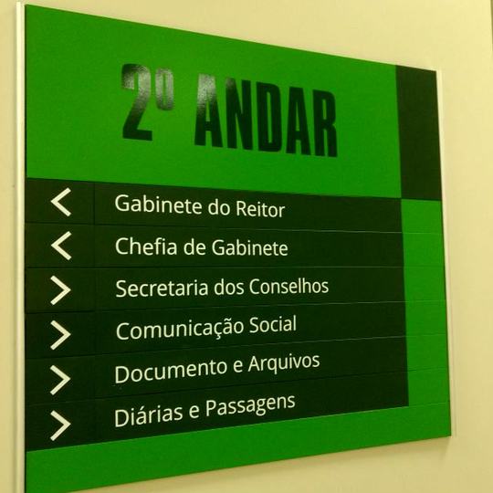 #20275 Reitoria ganha sinalização dos ambientes
