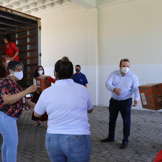 #21289 IFCE recebe doação de absorventes da Cruz Vermelha