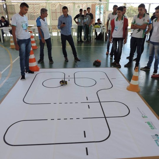 #2169 Robomec reforça área de robótica no campus do Cedro 