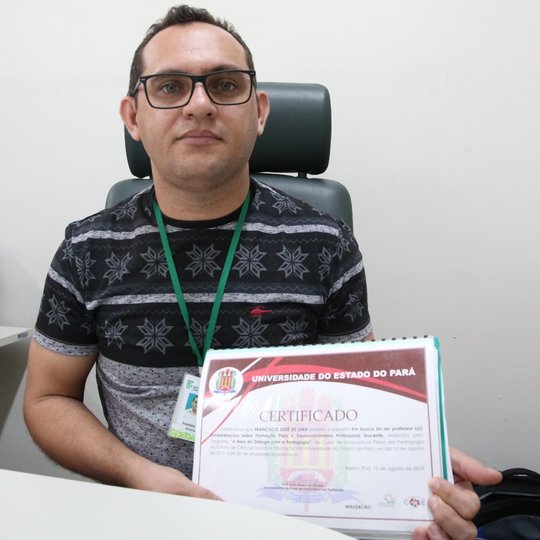#2423 Professor do Cedro debate formação docente no Pará