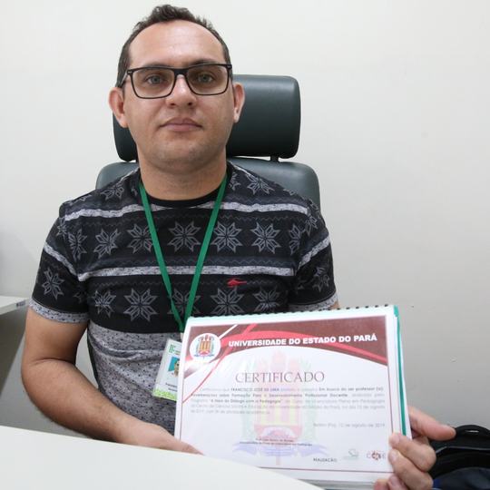#2423 Professor do Cedro debate formação docente no Pará