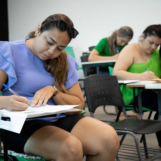 Tabuleiro do Norte - Estudante preenchendo matrícula
