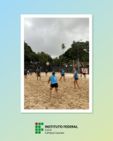 Equipe feminina no Desafio de vôlei de areia
