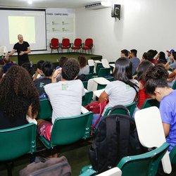 #3158 Palestra debate impacto das estradas na biodiversidade