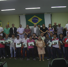 #3808 Pescadores de Acaraú recebem certificado e carteira de registro
