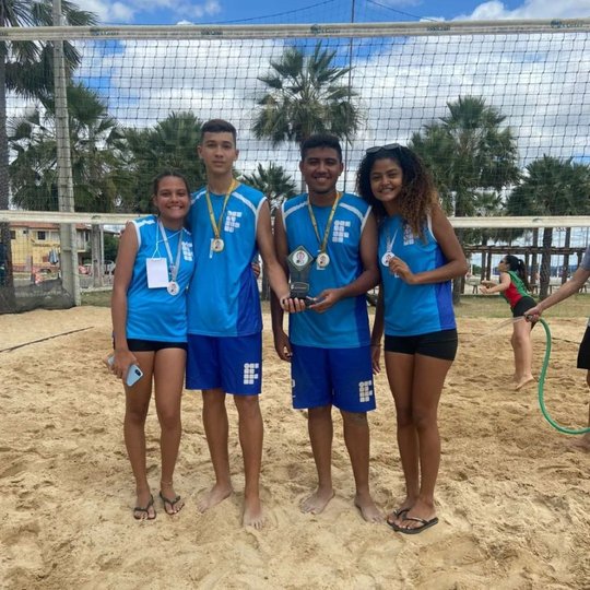 #6841 Campus comemora medalhas no vôlei