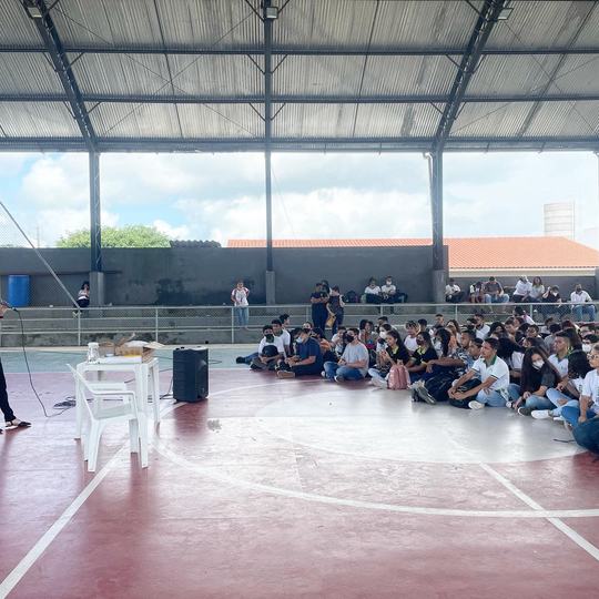 #6900 Em alusão ao Maio Laranja, assistente social realiza palestra no campus de Caucaia