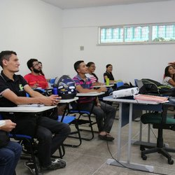 #7985 Vestibular seleciona para curso de Telemática