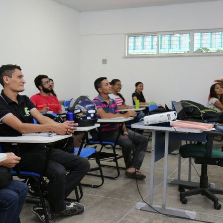 #7985 Vestibular seleciona para curso de Telemática
