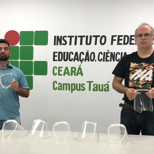 #8290 IFCE de Tauá produz máscaras para doar a hospital