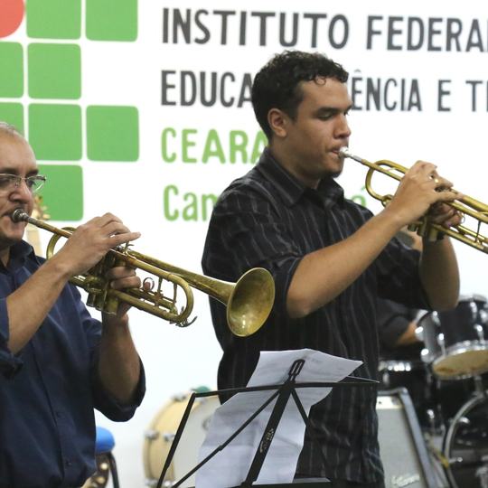#8520 InstrumenTauá apresenta duetos de alunos e servidores