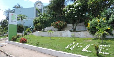 Fachada do Campus Cedro