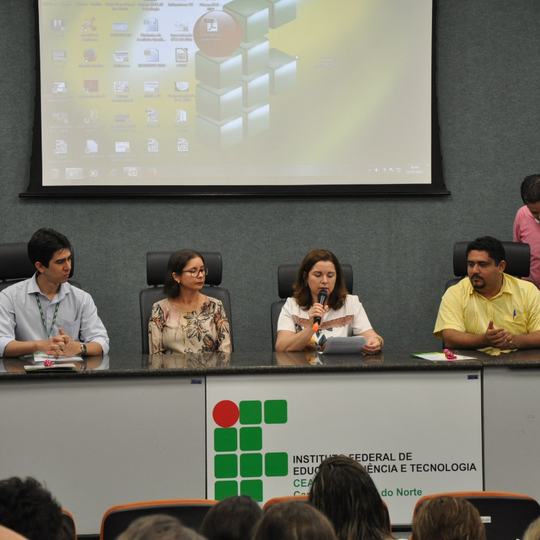 #9572 Limoeiro debate desafios e caminhos da Educação