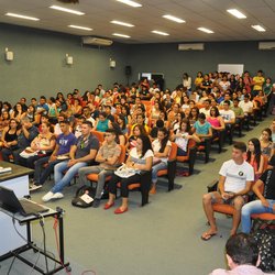 #9990 Início das aulas movimenta Limoeiro do Norte