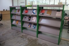 Estante de novas aquisições