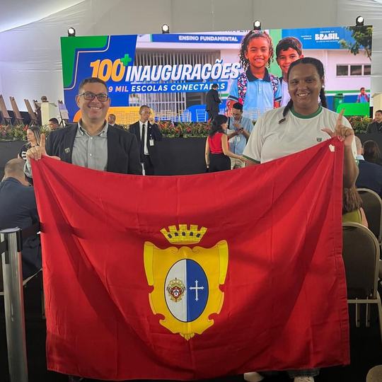 Diretor Mário Moreira e aluna Lara Elisabete Santana