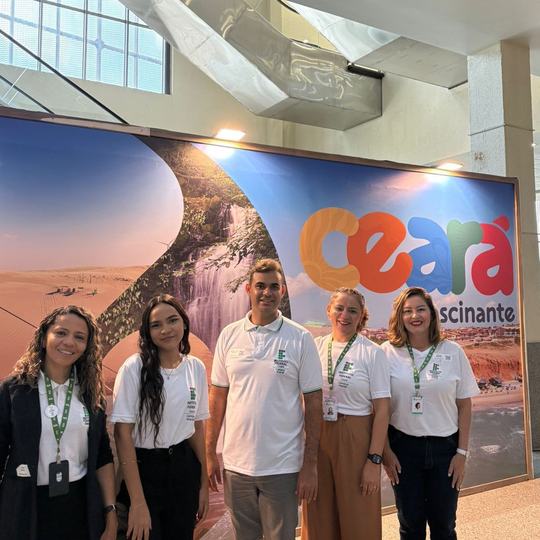 Equipe do campus de Aracati na mesa-redonda sobre Rotas turísticas em LIBRAS