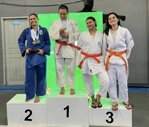 Laís e Lourdes ganharam duas medalhas, cada. Foto: divulgação