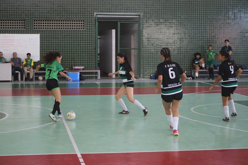O time de futsal feminino do campus de Fortaleza conquistou a medalha de ouro