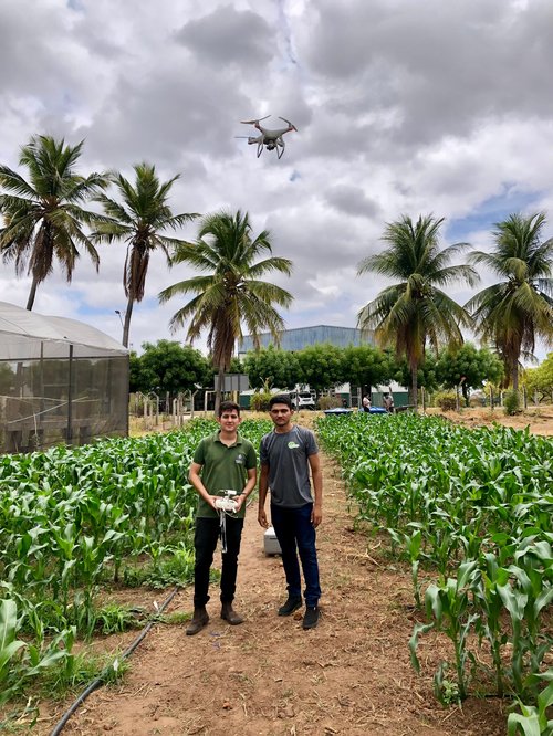 Pesquisa de drones para economia de água na plantação de milho (2)