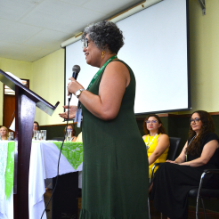 Pró-Reitora de Extensão, Ana Cláudia Uchôa