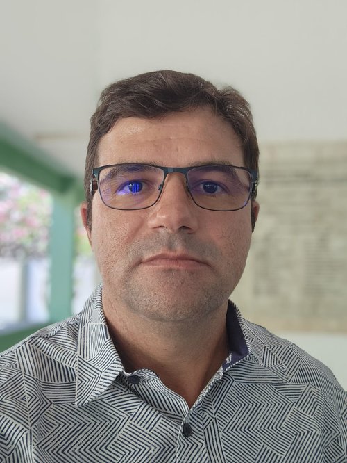 Professor Marcos Neves