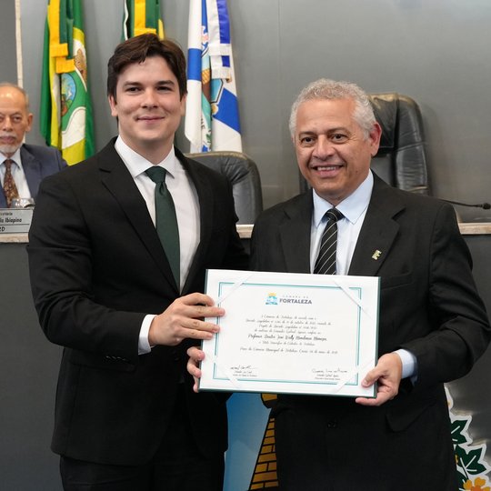 Natural de Baturité, reitor do IFCE é agraciado com título de cidadão de Fortaleza (Foto: Eugênio Pacelli/IFCE)